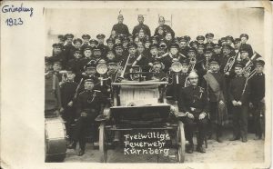 Gründungsfoto Freiwillige Feuerwehr Kürnberg als Feuerwehrmusik 