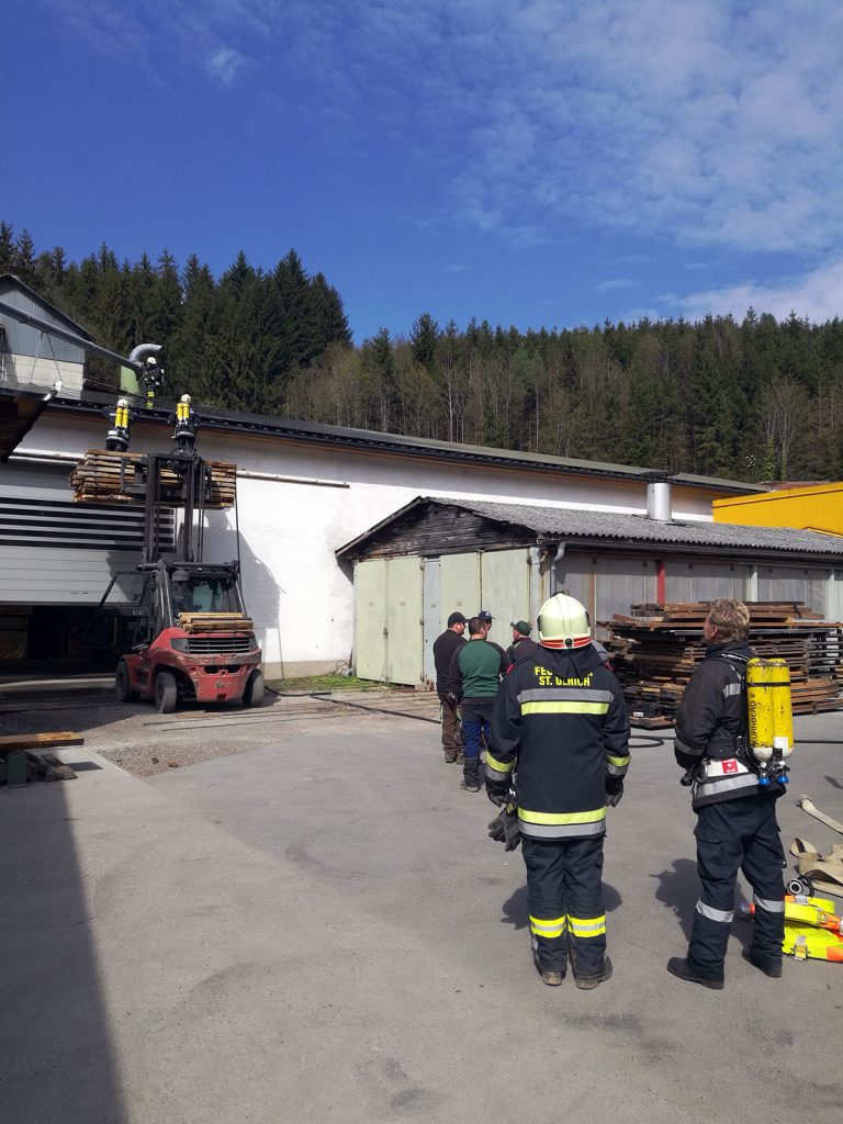 FF Kürnberg Brandeinsatz Hanger Sägewerk