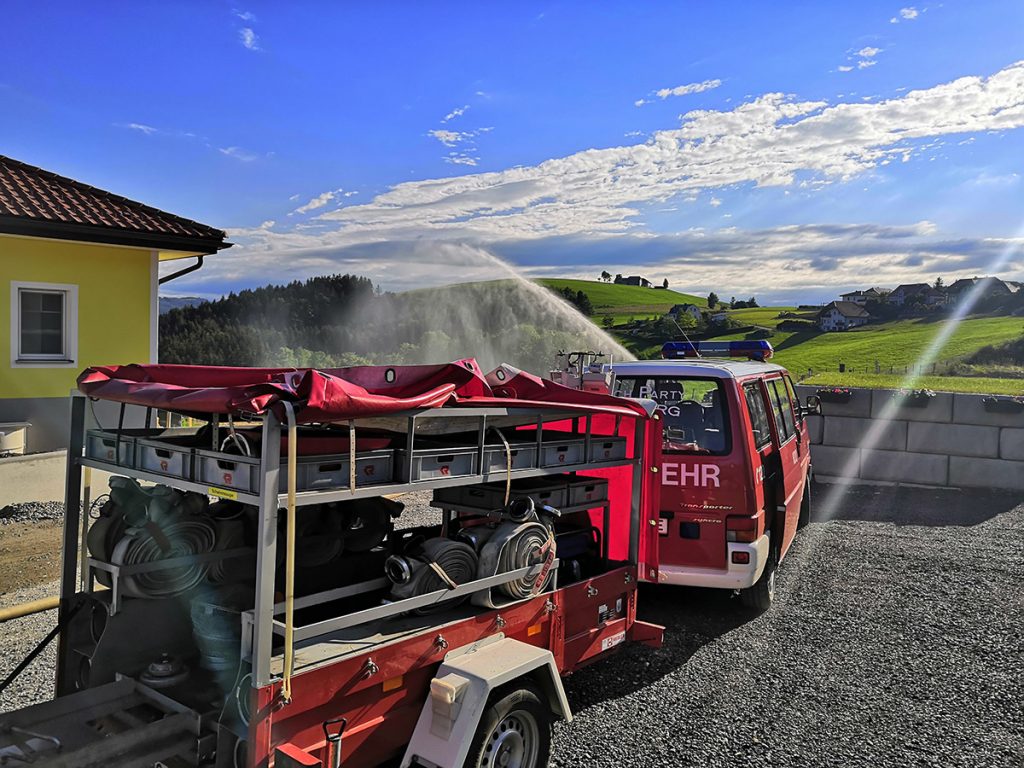 Löschleitung bei Hydranten Druck Prüfung in der neuen Siedlung in Kürnberg